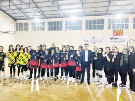 AKDAĞMADENİNDE KADINLAR GÜNÜNE ÖZEL VOLEYBOL TURNUVASI