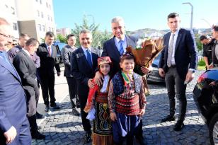 SAĞLIK BAKANI PROF.MEMİŞOĞLU’NA YOZGAT’TA SICAK KARŞILAMA