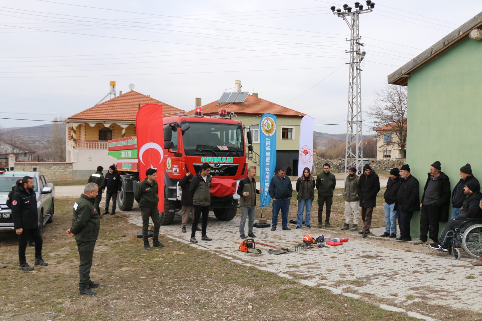 KÖYLERDE YANGIN EĞİTİMLERİ VERİLİYOR